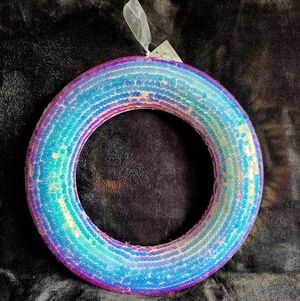 NWT 16" lridescent Sequin Novelty Christmas Wreath